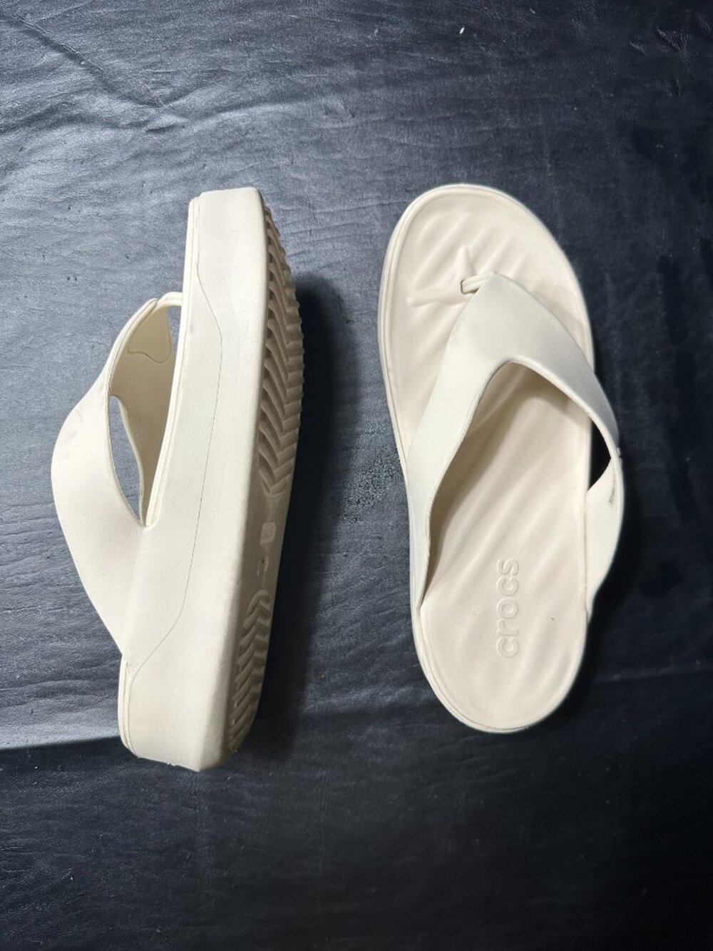 Crocs Women's Getaway Flip Flop Sandals - Picture 3 of 3